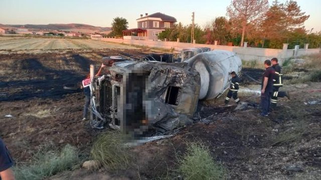 Son dakika haber! ŞARAMPOLE DEVRİLEN TANKER ALEV ALDI; SÜRÜCÜ ÖLDÜ