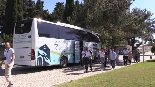 Son dakika haberleri! ÇANAKKALE - Balkan coğrafyasından gelen şehit ve gazi torunları Tarihi Gelibolu Yarımadası'nda