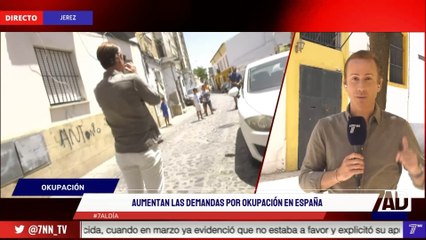 Javier Soltero es recibido a pedradas en una de las calles de Jerez más asidua por los okupas