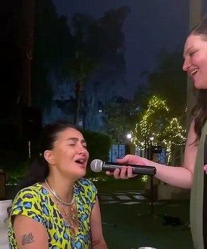 بالفيديو.. الفنانة غادة عبدالرازق تغني «لولا الملامة» للراحلة وردة