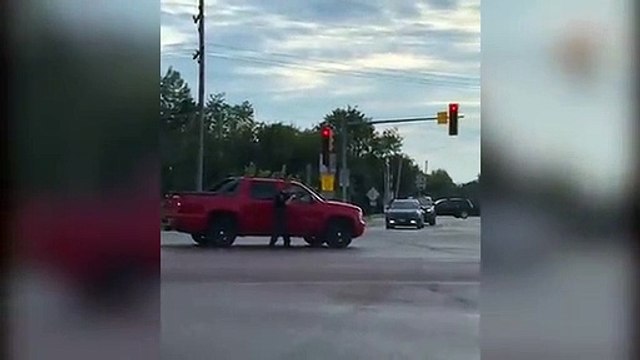 Fusillade près de Chicago - Les images de l'arrestation cette nuit du tireur après une chasse à l'homme dans toute la région