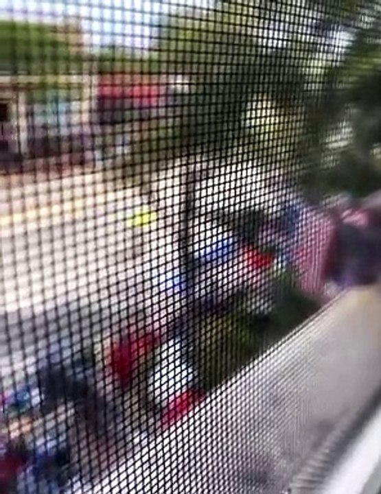 Fusillade à Chicago - Une nouvelle vidéo fait entendre les rafales d'armes à feu sur la foule et la panique qu'à provoqué cette attaque au milieu de la parade familiale