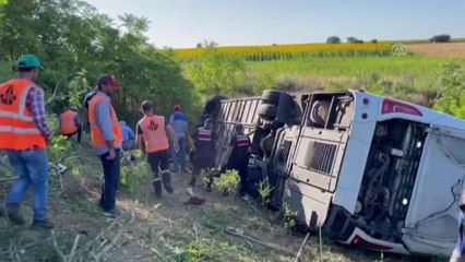 KIRKLARELİ - Lüleburgaz'da yolcu otobüsü devrildi (1)