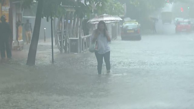 Monsoon 2022: Heavy rains in Mumbai cause waterlogging, traffic jams and flight delays | ABP News