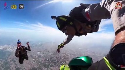 Atraksi terjun memeriahkan puncak Hari  Bhayangkara ke-76 di Akpol