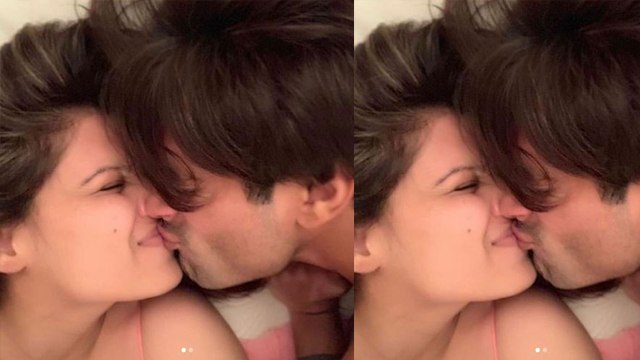Bipasha Basu Karan Singh Grover Liplock Viral,Selfie के साथ किया... । Boldsky *Entertainment