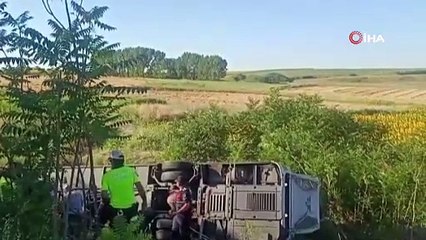 Yolcu otobüsü şarampole devrildi: 6 ölü, 25 yaralı