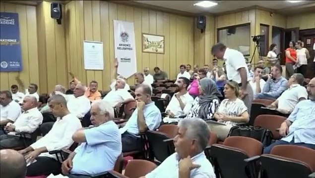 Akdeniz Belediye Meclisi'nde 'PKK terör örgütü müdür?' oylaması tartışma yarattı