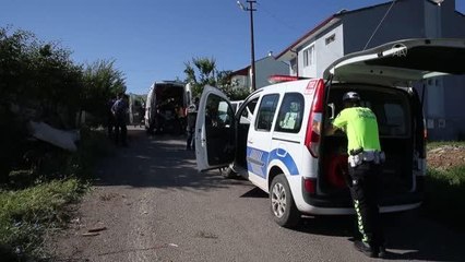 Oğlunun kullandığı minibüsün altında kalan kadın öldü