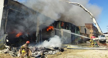 Tekstil fabrikasında korkutan yangın