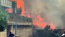 Incendi a Roma, palazzo avvolto dalle fiamme nel quartiere Balduina