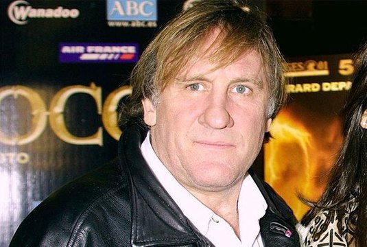 Gérard Depardieu a un fils âgé de 16 ans, né en 2006… L’adolescent apparaît sur une rare photo : Jean est déjà très grand, comme son père