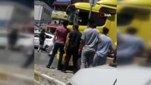 Ümraniye'de 'yol verme' tartışması: Aracı yumruklandı, şişe fırlattı