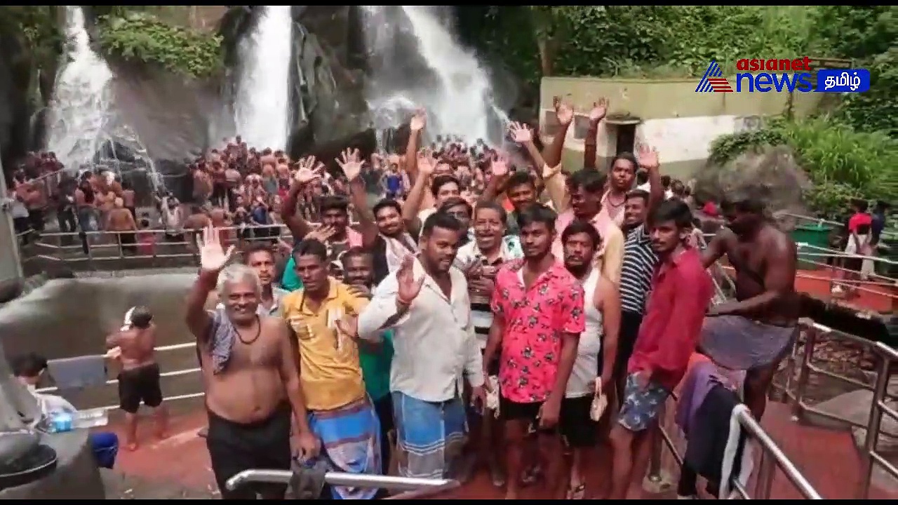 குற்றாலம் சீசன் : ஆர்ப்பரித்துக் கொட்டும் மெயின் அருவி - பொதுமக்கள் குளிக்க அனுமதி!