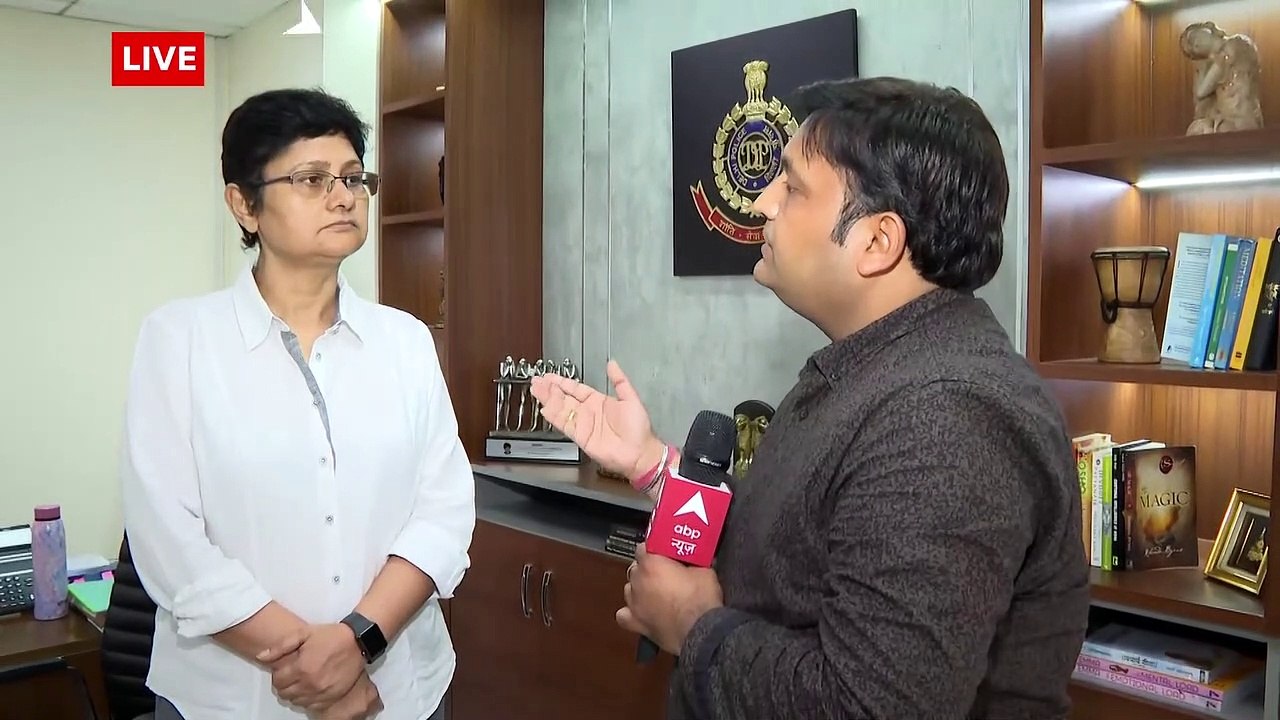 मां काली की आपत्तिजनक पोस्ट वायरल होने पर Delhi Police की PRO ने कही ये बात | Maa Kaali Controversy