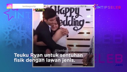 Teuku Ryan Peluk Mesra Wanita Lain, Ria Ricis Buka Suara