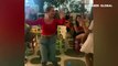 Serenay Sarıkaya Yunanistan sokaklarında dans etti: Sevgilisi Umut Evirgen hayranlıkla izledi