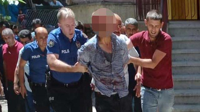 Öfkeli koca dehşet saçtı! Eşini alıkoydu, evi yakmaya çalıştı