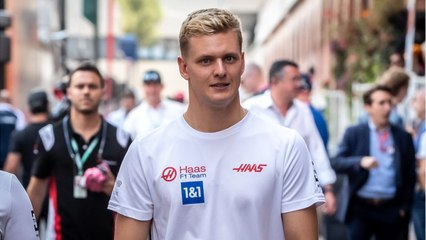 GALA VIDEO - Mick Schumacher : sa mère Corinna et sa soeur Gina bouleversées après son premier exploit en F1