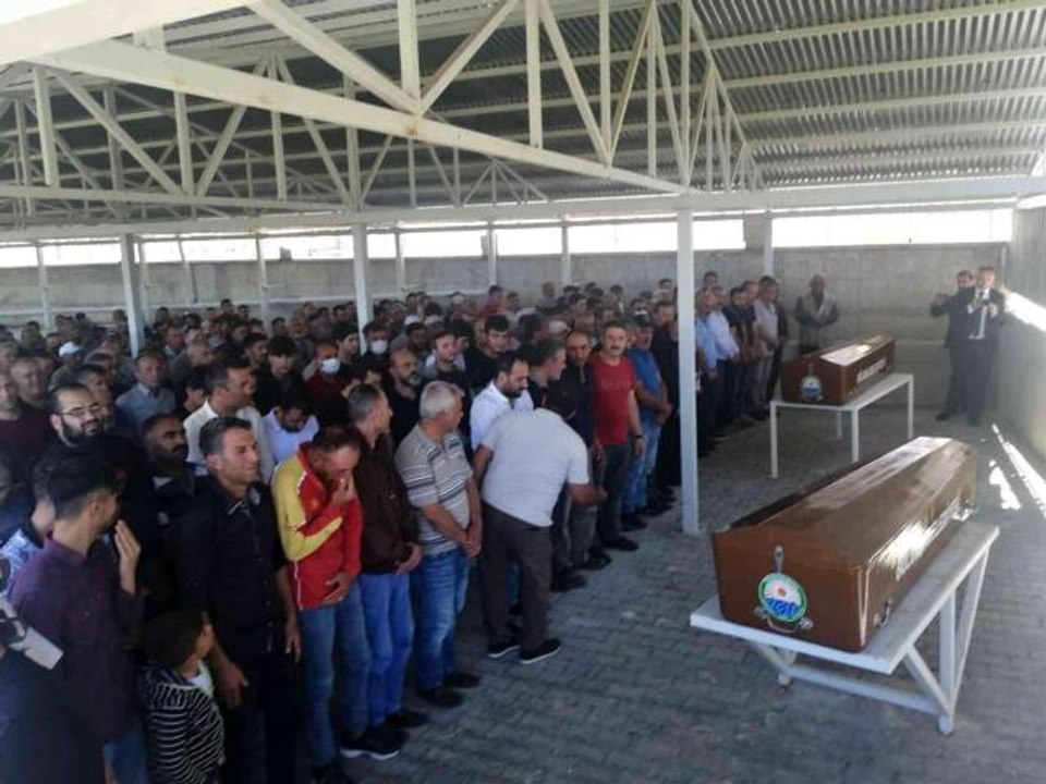 Kardeşlerinin hayatını kurtarmak için kendi hayatını feda eden ablalar son yolculuğuna uğurlandı