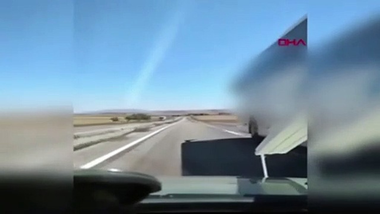 Canlı yayın merakı yüzünden canından oluyordu: Korku dolu anlar kamerada