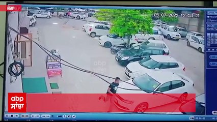 ਮੋਗਾ ਕੋਰਟ ਦੇ ਬਾਹਰ ਚੱਲੀਆਂ ਗੋਲੀਆਂ,ਵੇਖੋ CCTV