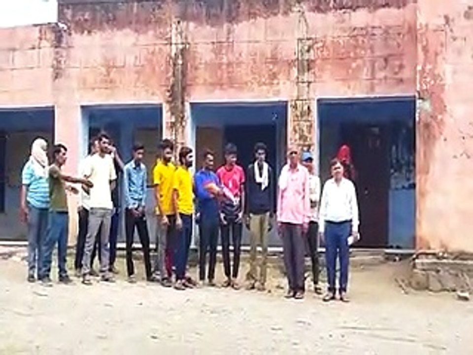 School: एक अध्यापक के भरोसे विद्यालय, कैसे पढ़ेंगे बच्चे-video