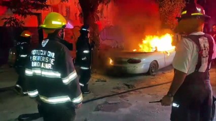 Tras el incendio de un auto abandonado en Santa Teresita, bomberos le cumplieron su sueño a un niño
