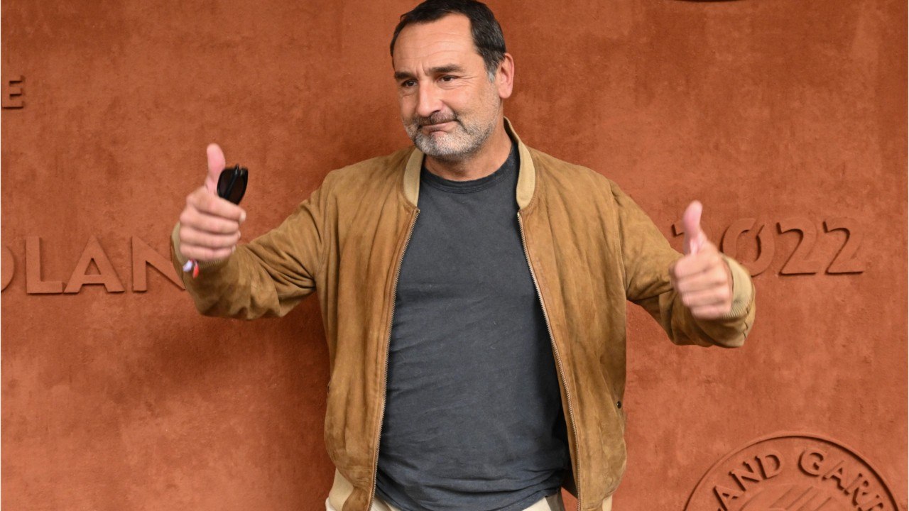 Voici : Gilles Lellouche a 50 ans : le drôle de...