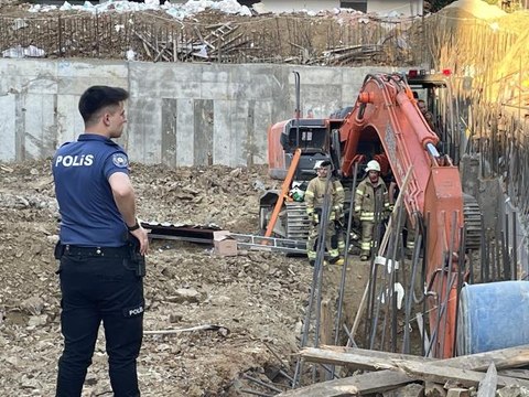 Şişli'de inşaatın temelinde toprak altında kalan 2 işçi kurtarıldı