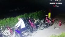 Kayseri'de yürüyerek geldikleri binadan çaldıkları bisikletlere binerek çıktılar!