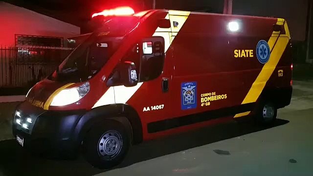 Mulher fica ferida após colisão de trânsito na Avenida Piquiri, em Cascavel
