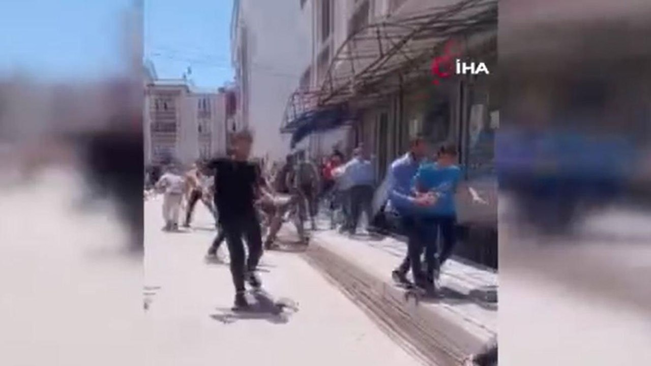 Husumetli aileler birbirine girdi, ortalık savaş alanına döndü