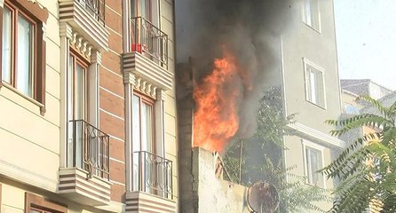 Şişli’de metruk bina alev alev yandı