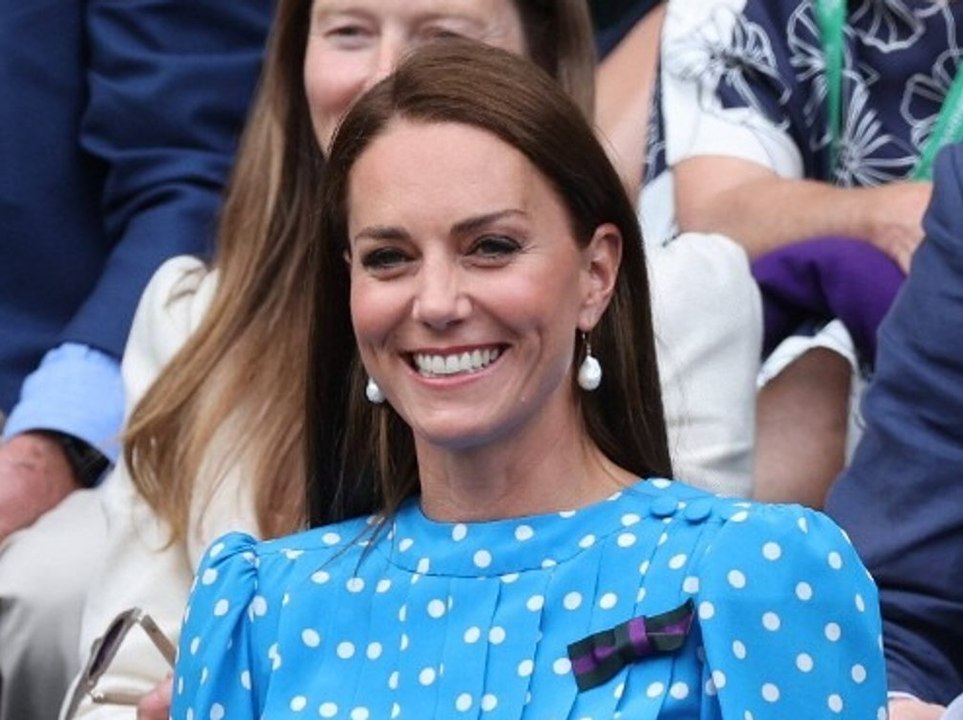 Wimbledon-Premiere: Herzogin Kate verzaubert in blauem Pünktchenkleid
