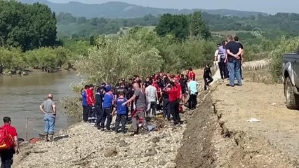 Son dakika haberleri: Sele kapılan kepçe operatörünün cenazesi bulundu (3)