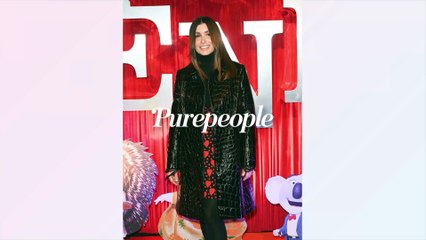 Jenifer "la boule au ventre" : look pin-up et bustier généreux pour une grande annonce !