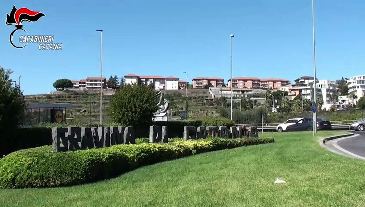 MASCALUCIA, ARRESTATI GLI AUTORI DI UNA RAPINA A MANO ARMATA