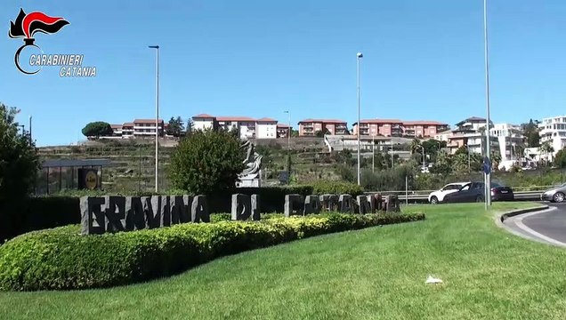 MASCALUCIA, ARRESTATI GLI AUTORI DI UNA RAPINA A MANO ARMATA