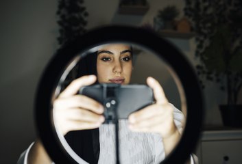 تعرّف على ضوابط المؤثرين على وسائل التواصل الاجتماعي في الصين