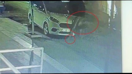 YOLDA DÜŞEN 100 BİN LİRALIK KOLYE, 100 SAATLİK GÖRÜNTÜ İZLENEREK BULUNDU
