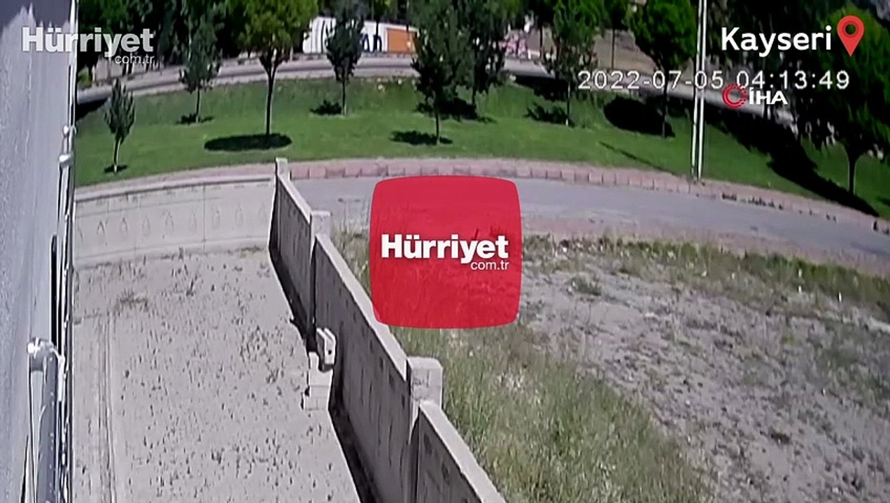 Muhabirin öldüğü feci kaza kamerada