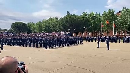 Tải video: El rey preside la entrega de despachos en la ABA (III)