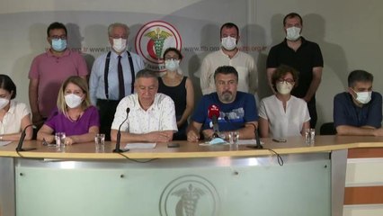 Sağlık Çalışanları, Doktor Ekrem Karakaya'nın Öldürülmesinin Ardından İki Gün Süreyle İş Bırakacak: "Giderlerle Gitsinler' Diyenlere Sesleniyoruz.