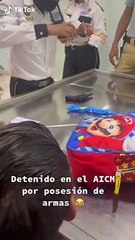 Niño llevaba pist0las de juguete en su equipaje, ¡todo el aeropuerto se paralizó!
