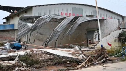 Damaging floods drench southern China