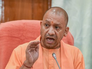 माहौल खराब करने की कोशिश करने वालों से सख्ती से निपटें : CM Yogi | Pradesh @360