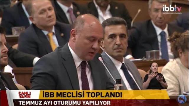 İbb Meclisi'nde Çocuk Kitabı Tartışması: CHP'li Balyalı: Pis Eller Arıyorsa, Cemaat ve Tarikat Yurtlarında Taciz Edilen Çocuklara Bakacak