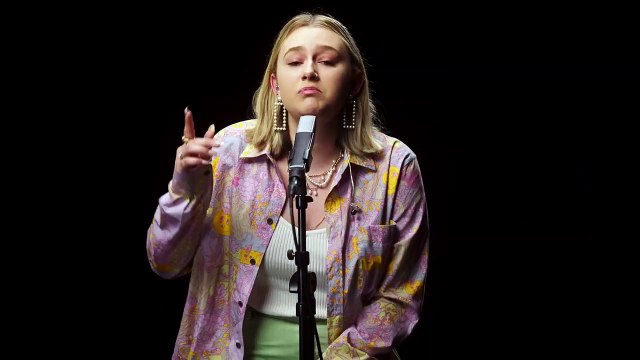 Lizzo - About Damn Time (Live Acoustic Cover by BENNETT) _ EXCLUSIVE!!