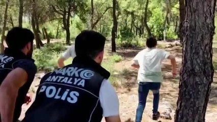 Ormanlık alana uyuşturucu gizledikleri iddiasıyla 3 kişi yakalandı
